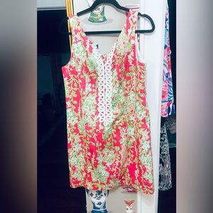 Vibrant Sleeveless Dress with the beautiful lace trim so specific to Lilly Sz 10